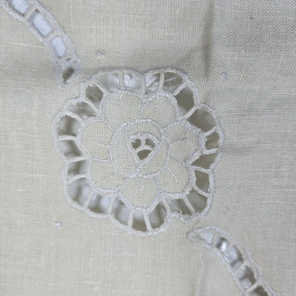 Vintage Cream Linen Tablecloth and 2 Napkin Set Floral Cutout Scalloped Edge 3pc
